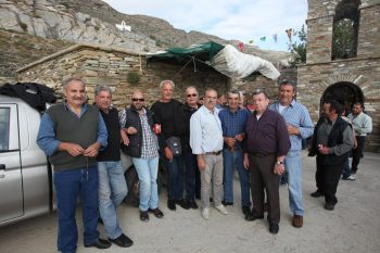Μονή παναγίας τρομαρχίων Άνδρου πανηγύρι δευτέρα του Πάσχα 2 Μαΐου 2016 ωανγλοθκ ΑΝΔΡΟΣΦΙΛΜ (5)