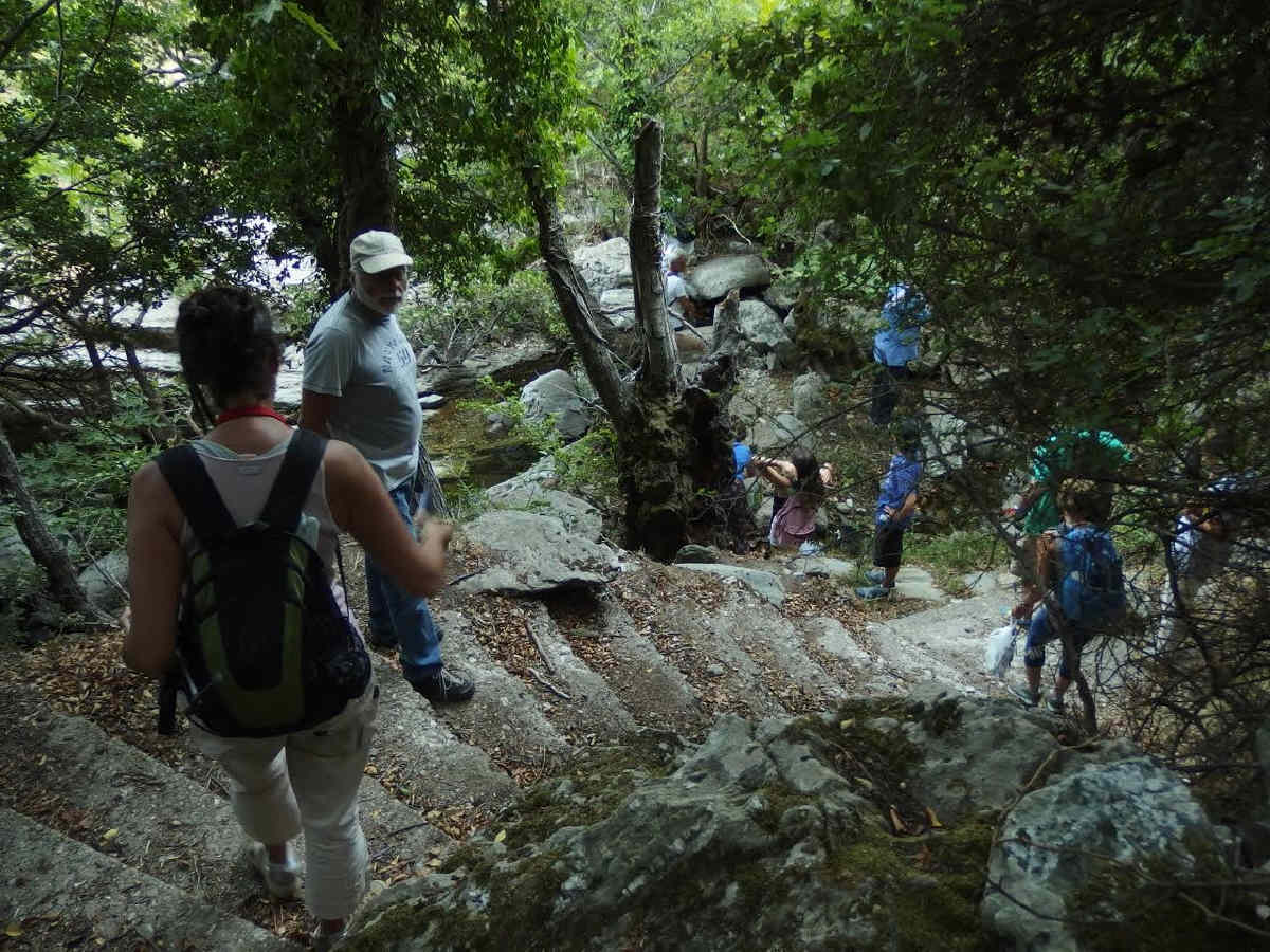 athina kyrtata in andros routes trail no 10 androsfilm 11 august 2016 vanglouk (18)_1