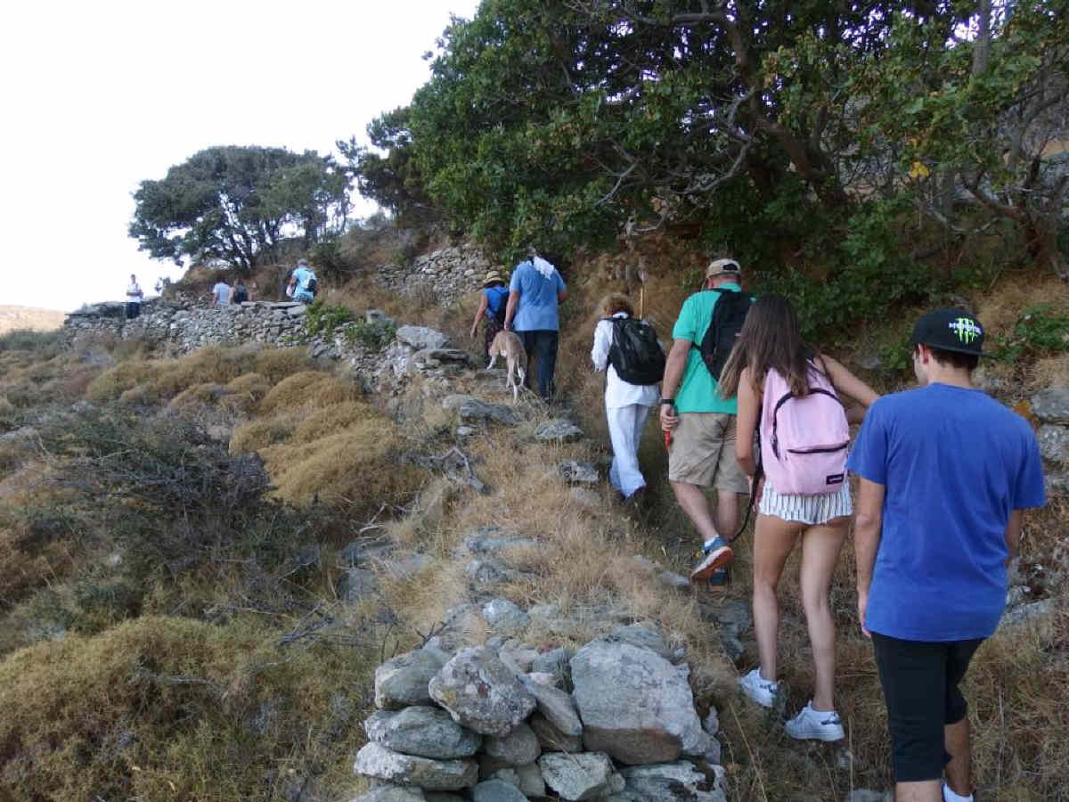athina kyrtata in andros routes trail no 10 androsfilm 11 august 2016 vanglouk (6)_1